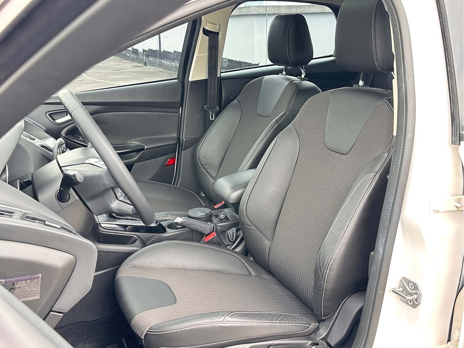 Ford Focus, 2014 8