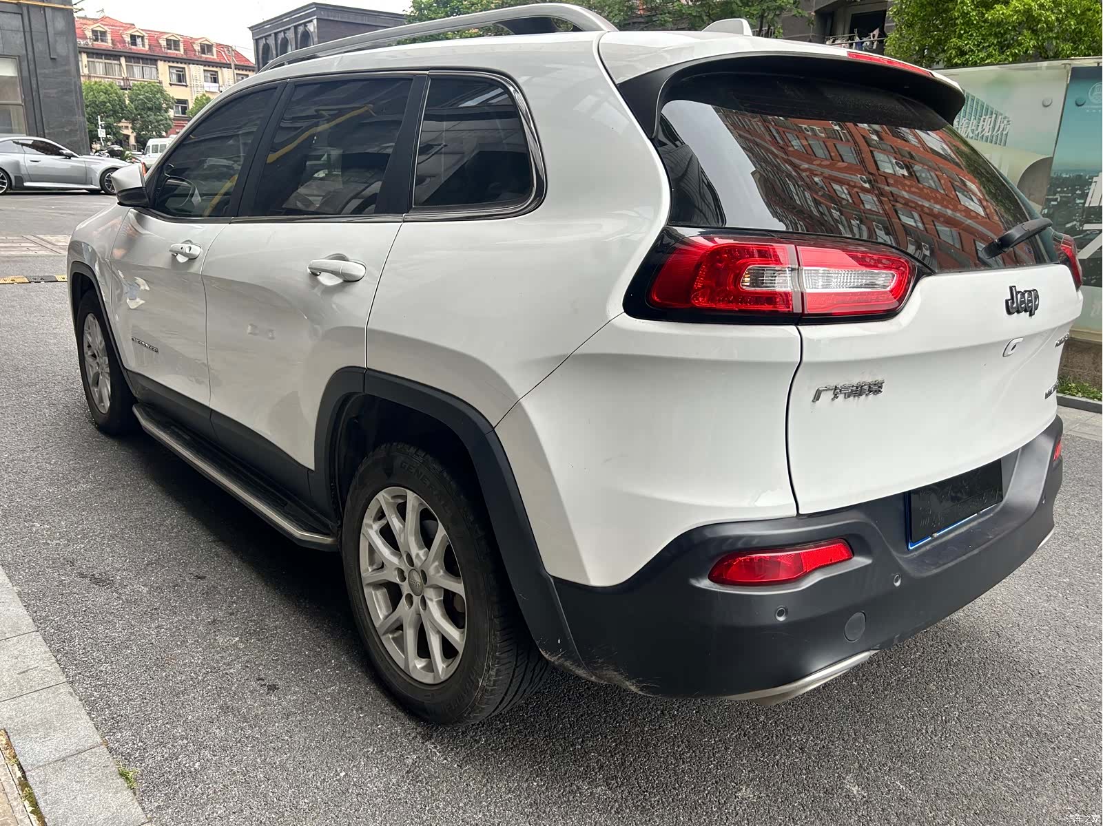 Jeep Cherokee, 2018 4
