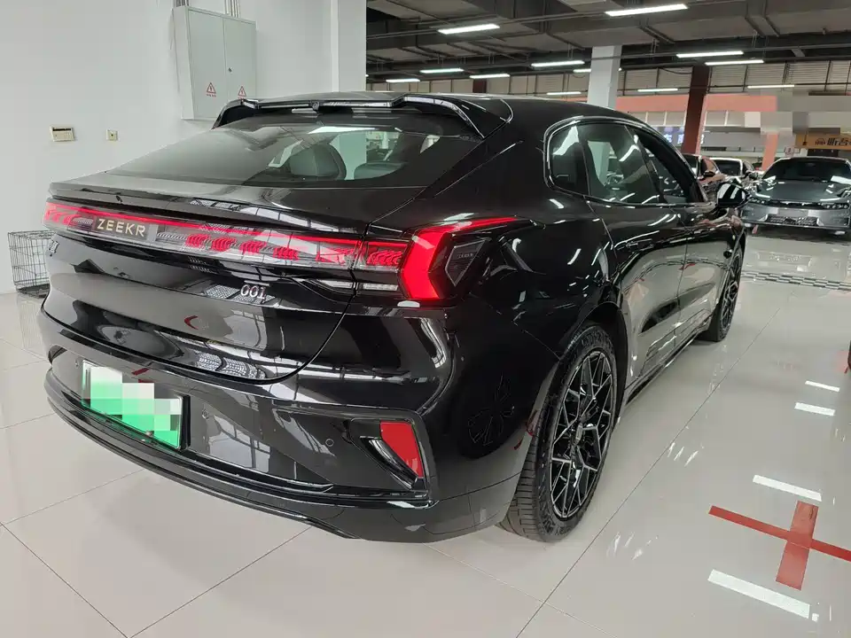 Zeekr 001