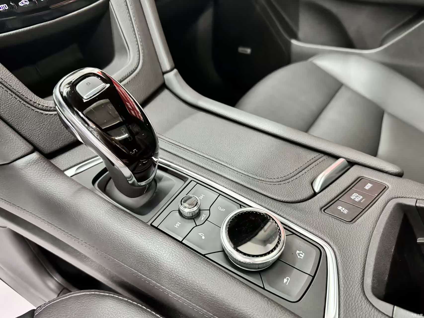 Cadillac XT6, 2022 11