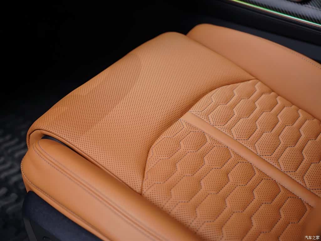 Audi Q8, 2023 36