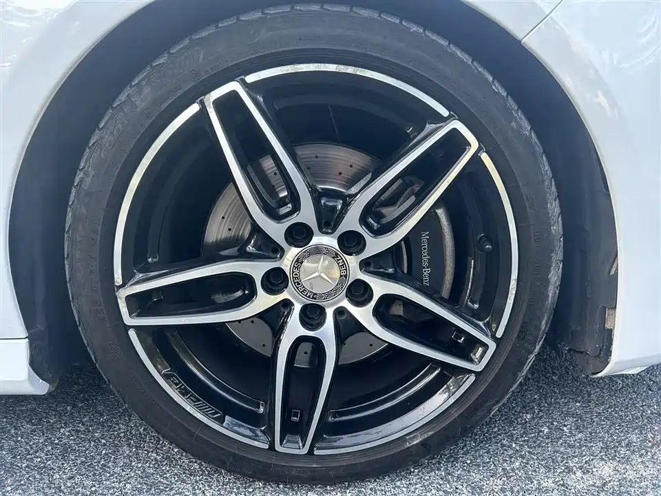 Mercedes-Benz CLA Mercedes-Benz CLA