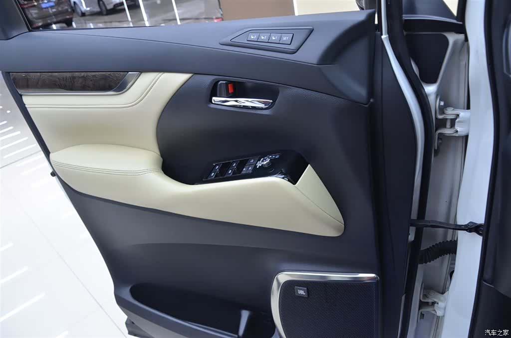 Toyota Alphard, 2020 12