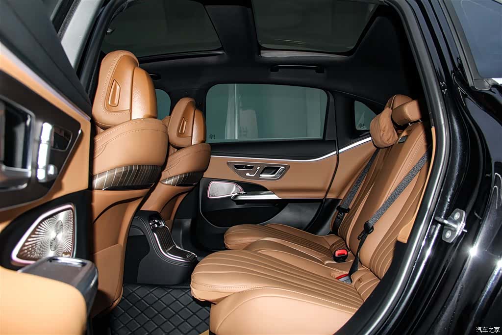 Mercedes-Benz E-Class, 2025 20