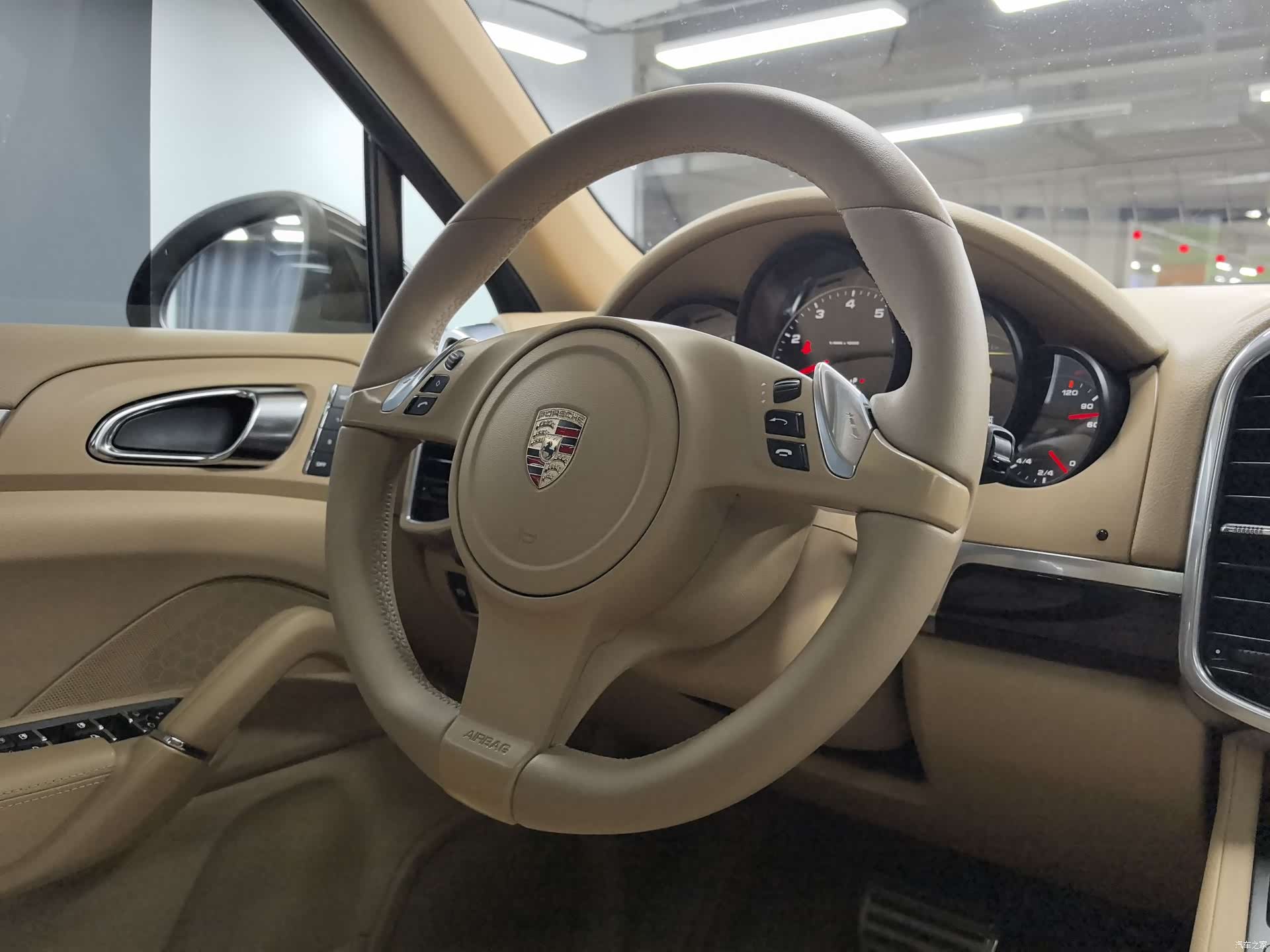 Porsche Cayenne, 2012 9