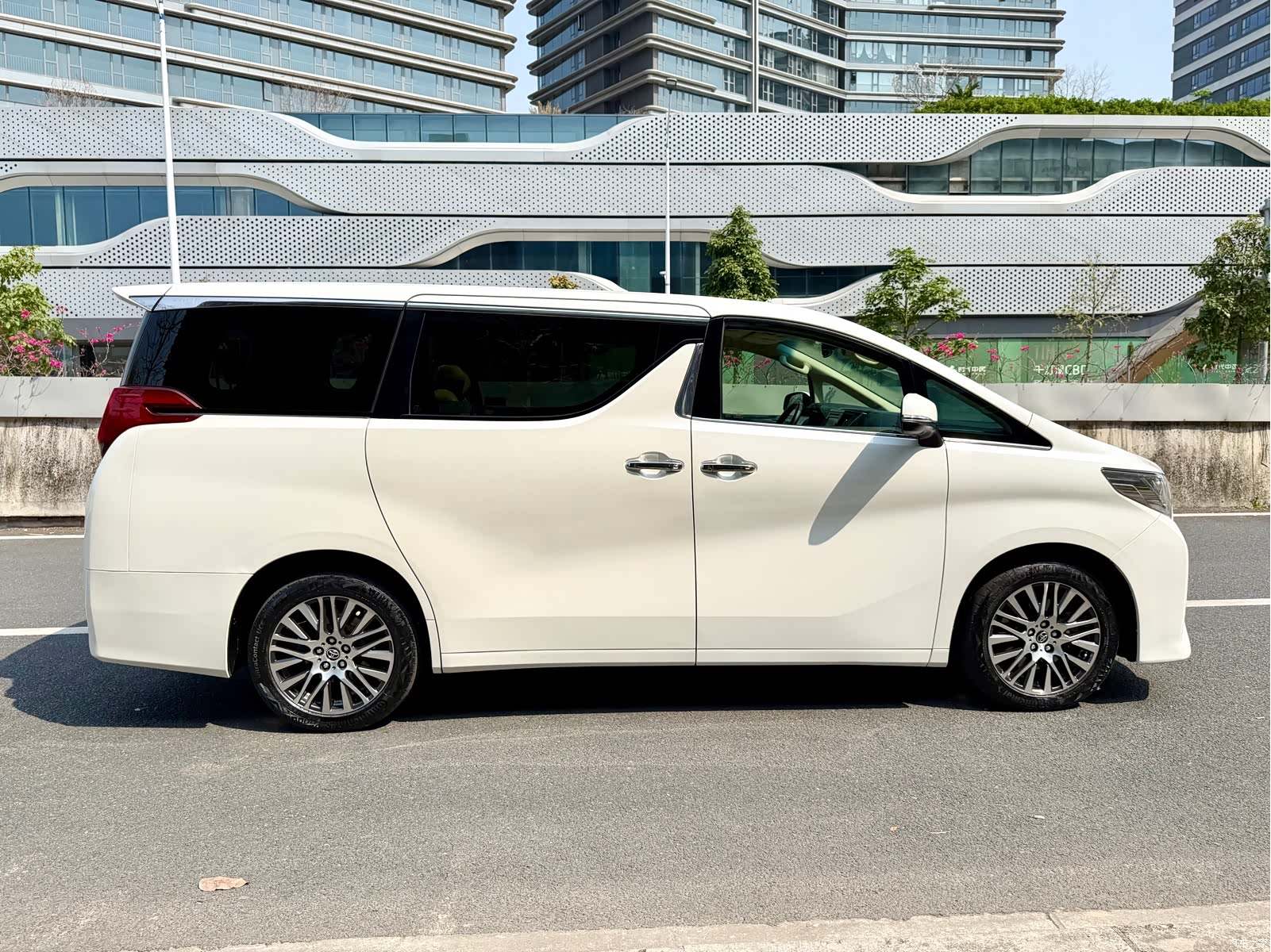 Toyota Alphard, 2017 7