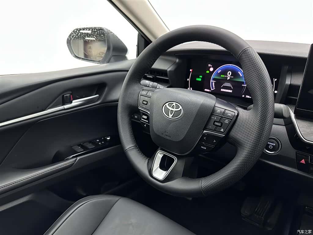 Toyota Camry, 2024 10
