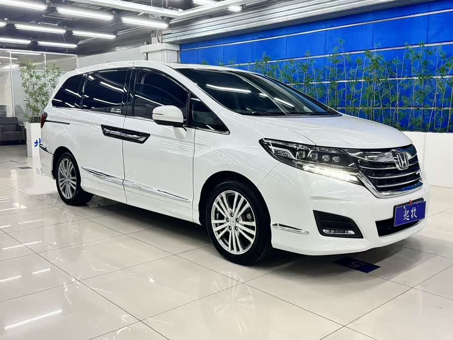 Honda Elysion 2018, фото 3