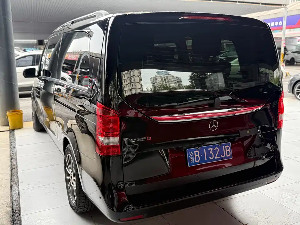 Mercedes-Benz V-class