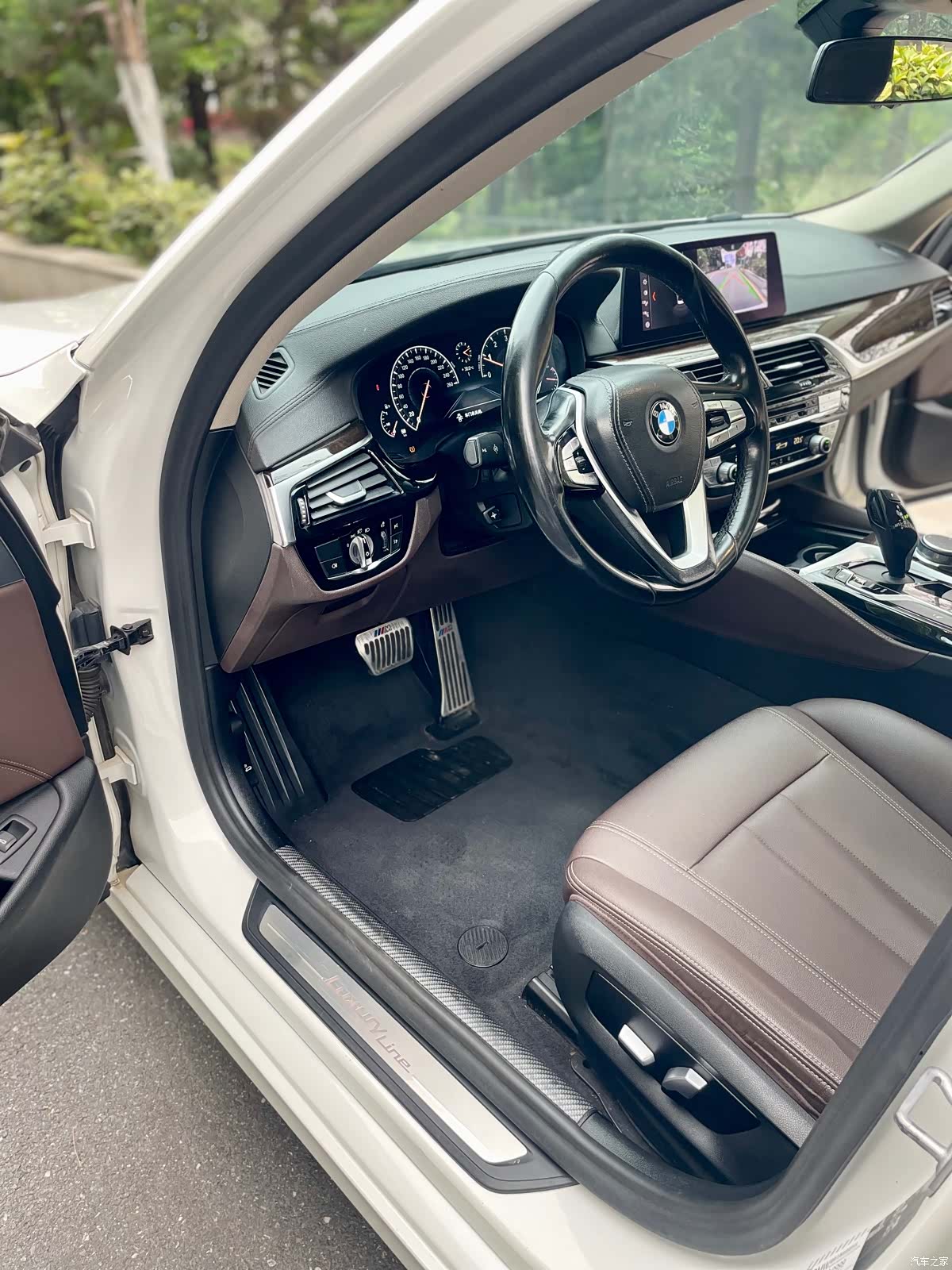 BMW 5 Series, 2019 34