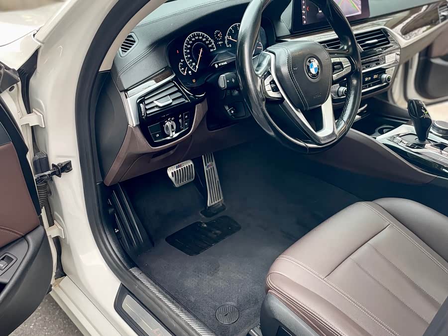 BMW 5 Series 2019, фото 34