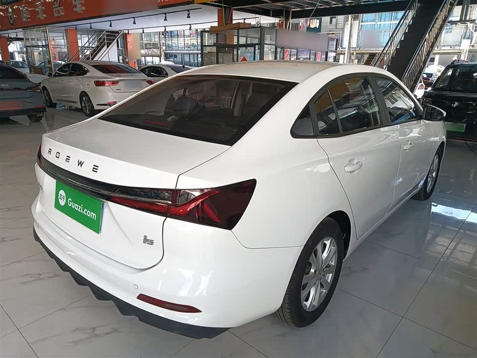 Roewe i5