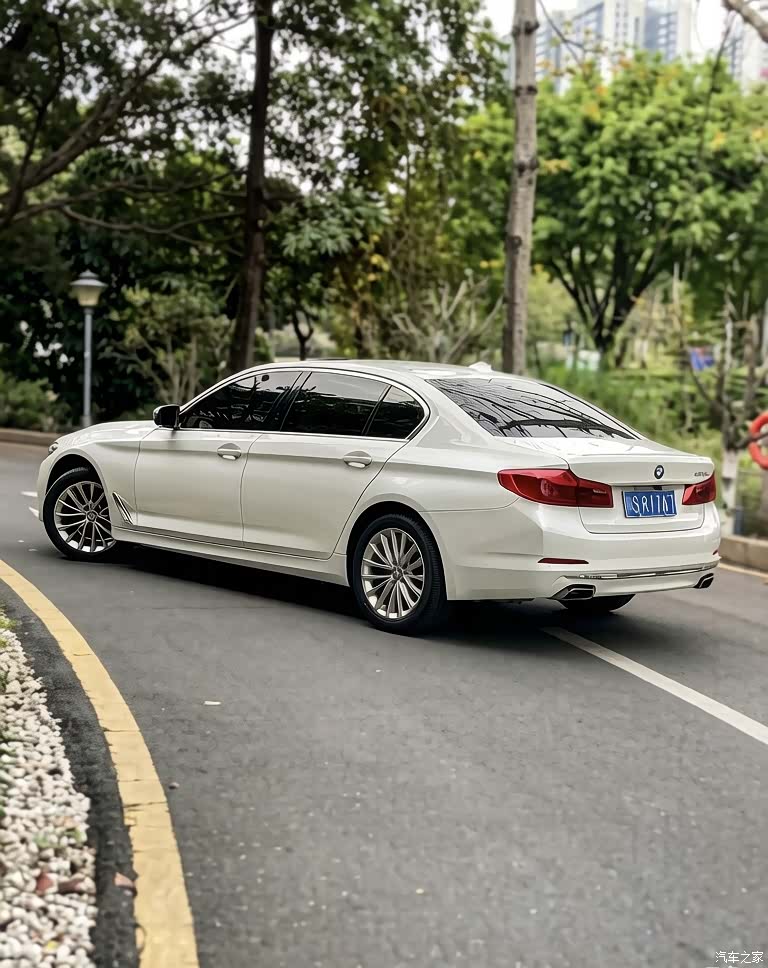 BMW 5 Series, 2019 27