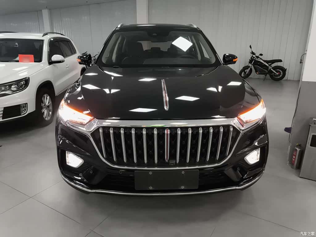 Hongqi HS5, 2022 3