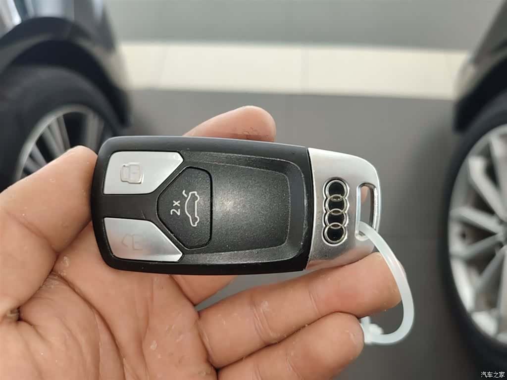Audi A4L, 2020 9