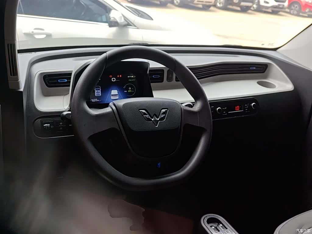Wuling MINIEV, 2021 10