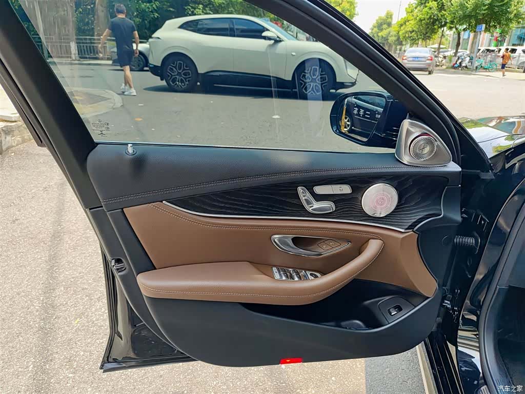 Mercedes-Benz E-Class, 2022 6