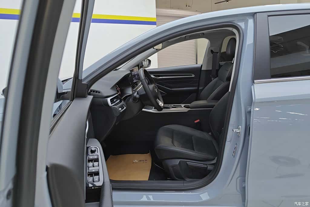 Geely Emgrand, 2024 9