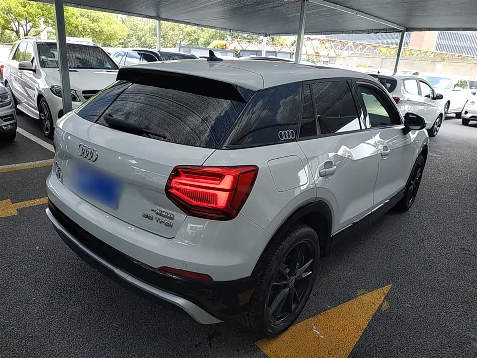 Audi Q2L Audi Q2L