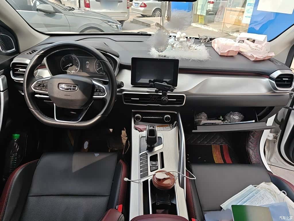 Geely Coolray, 2021 13