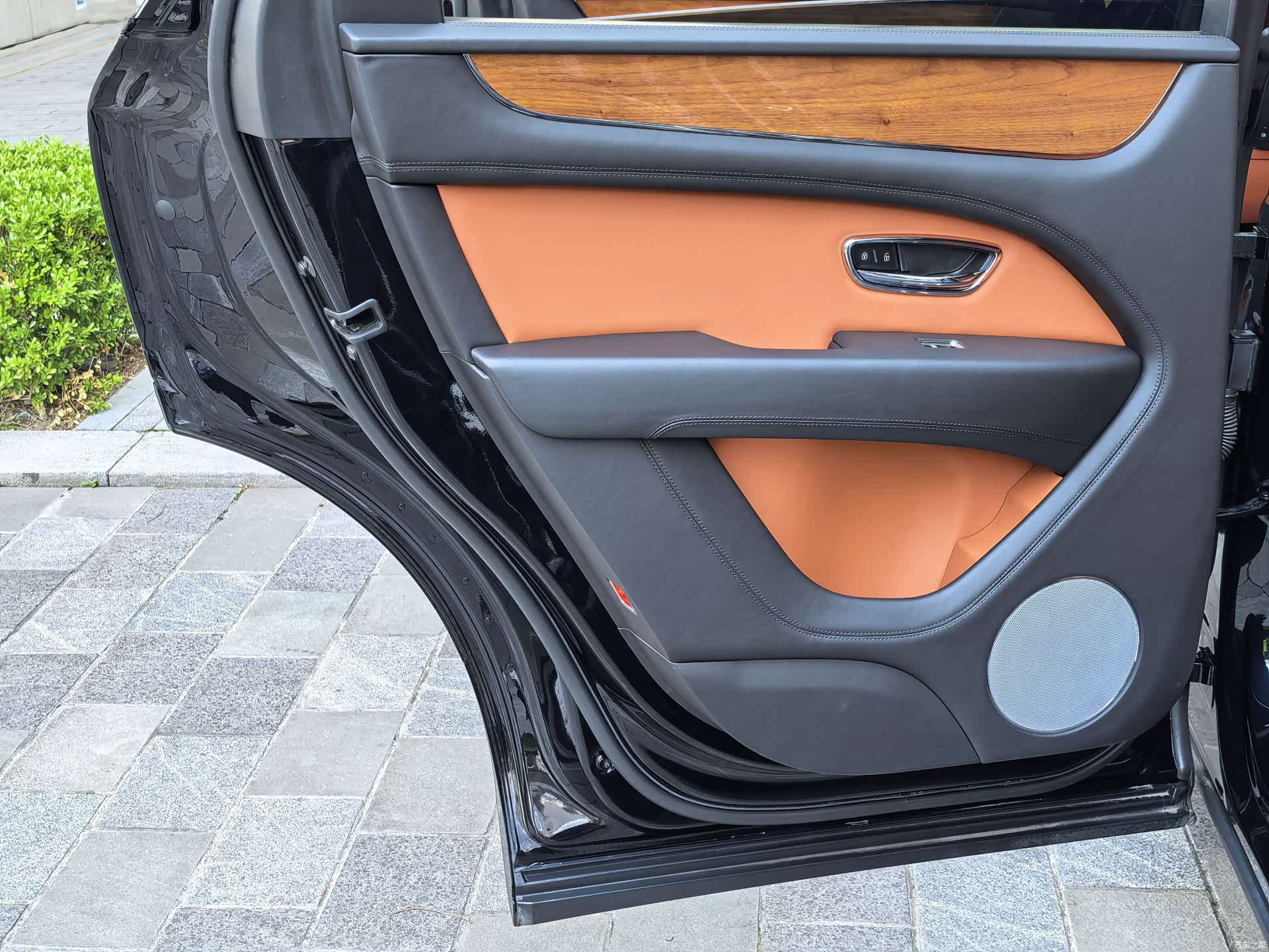 Bentley Bentayga, 2021 27
