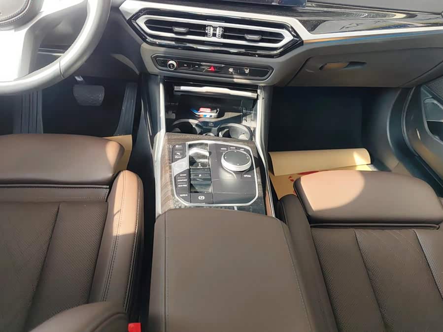 BMW 3 Series 2023, фото 16