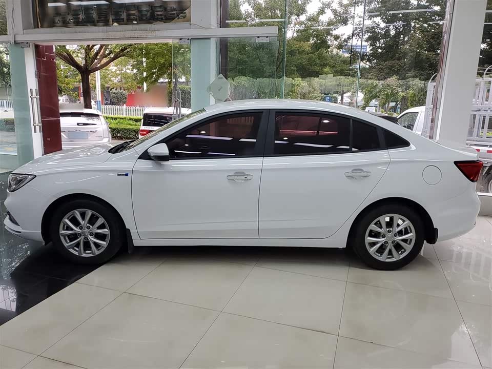 Roewe i5