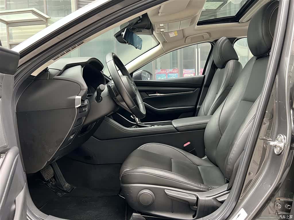 Mazda Mazda3, 2022 15