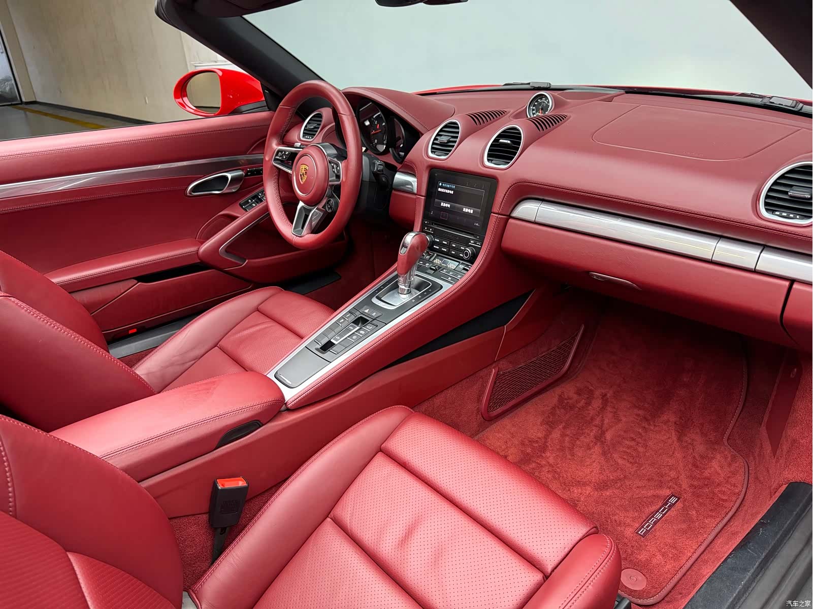 Porsche Boxster, 2019 все фото