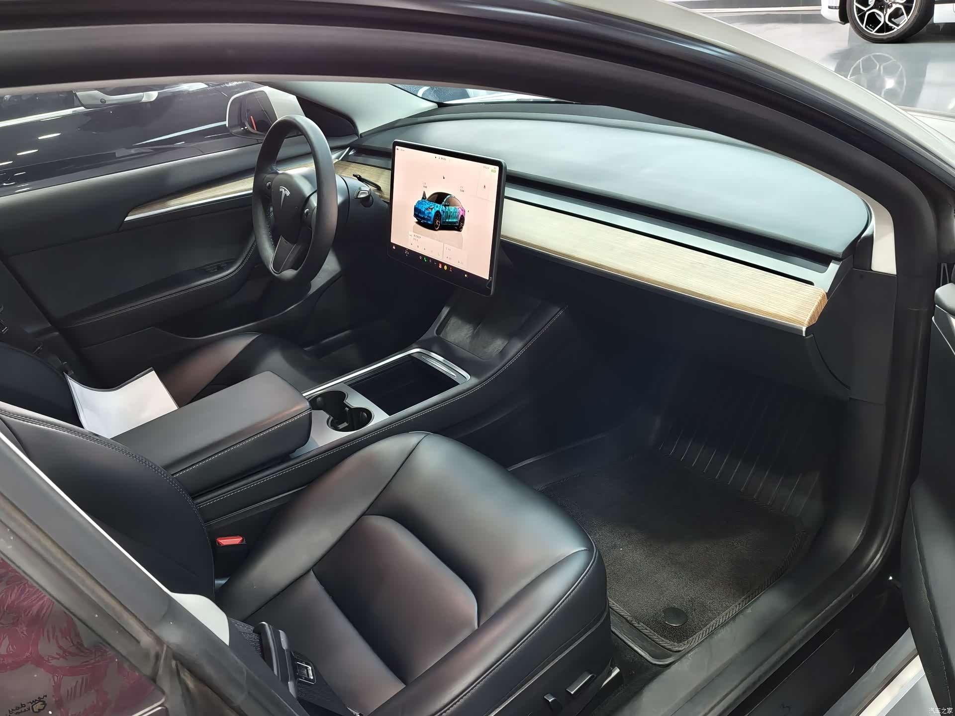 Tesla Model 3, 2023 4