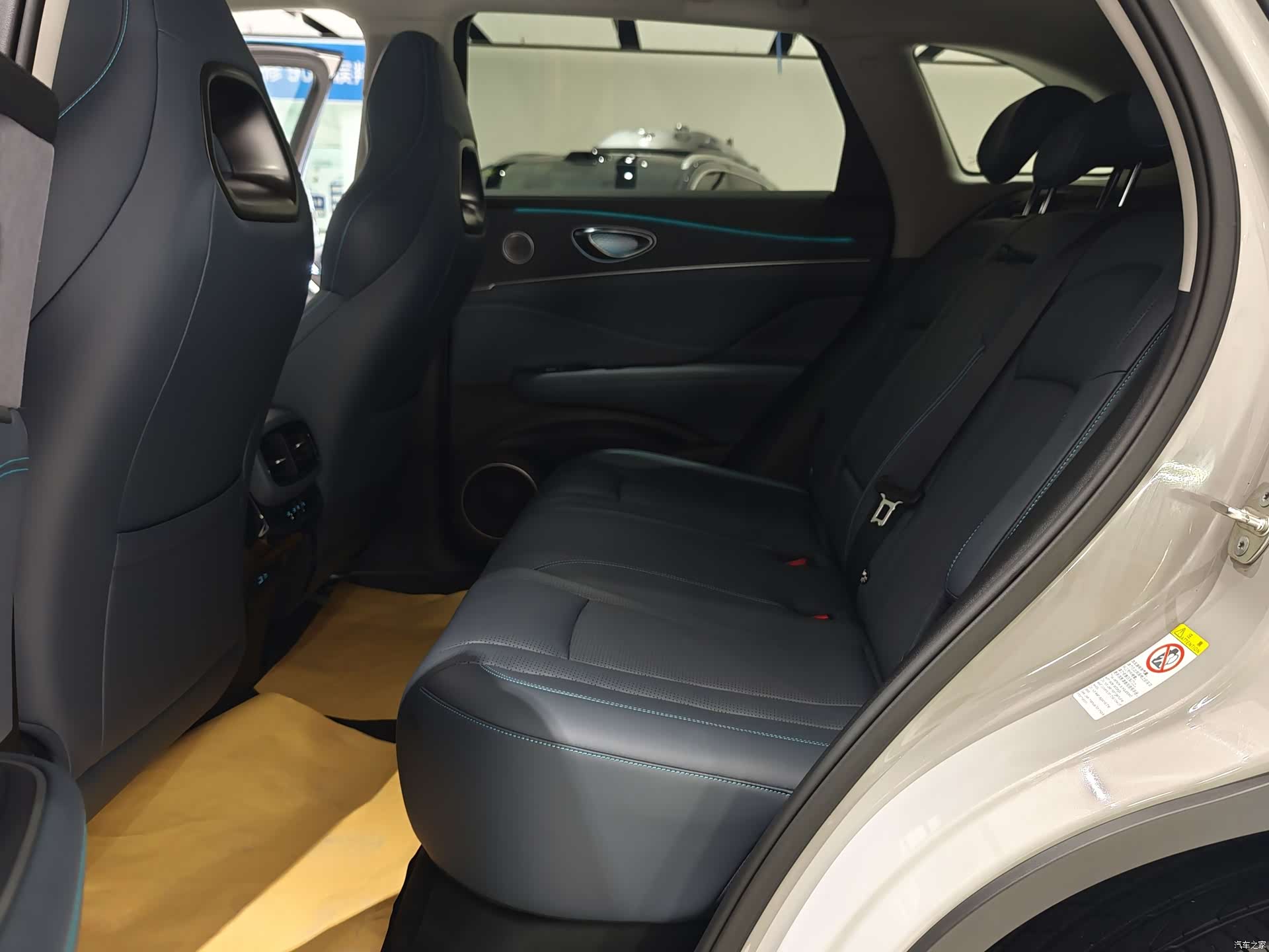 BYD HiAce, 2025 11
