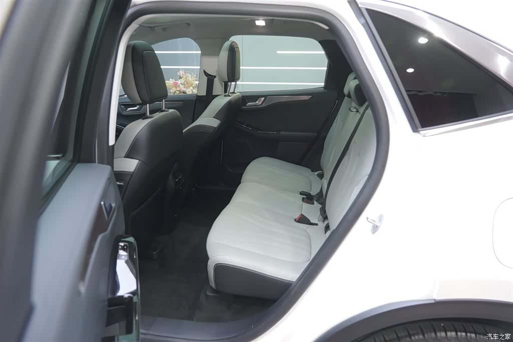 Ford Escape, 2023 17
