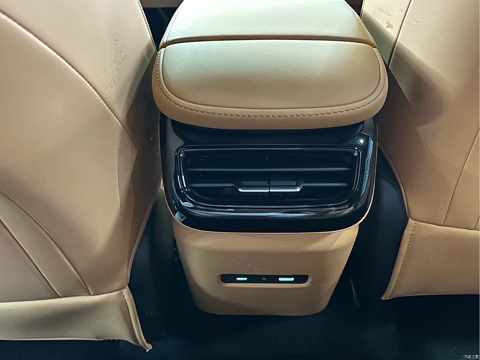 Geely Galaxy L7, 2025 15