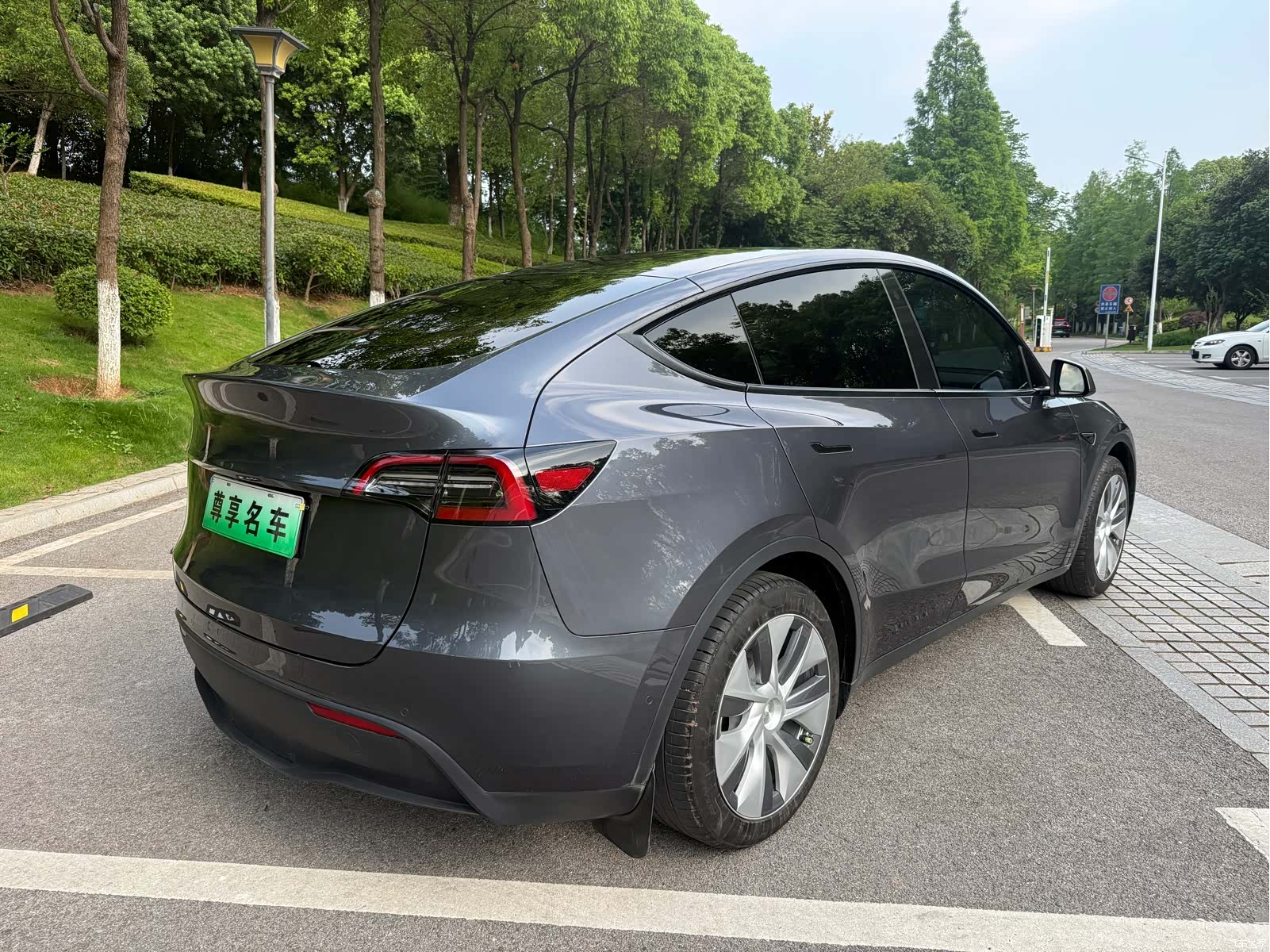 Tesla Model Y, 2022 6