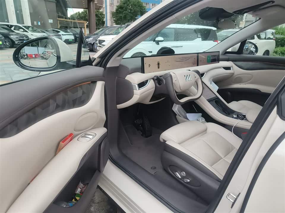 IM Motors Zhiji LS6 IM Motors Zhiji LS6