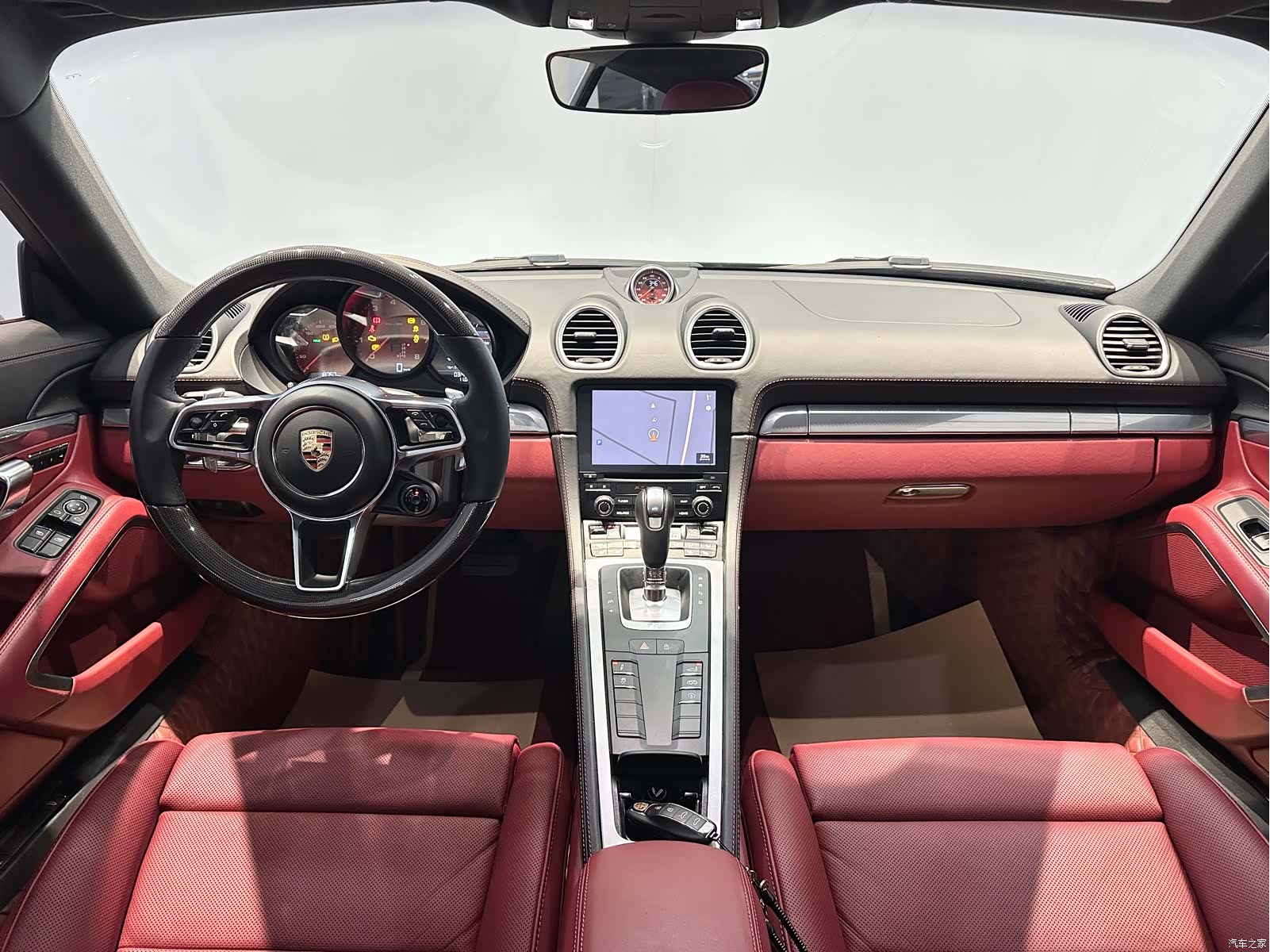 Porsche Cayman, 2024 все фото