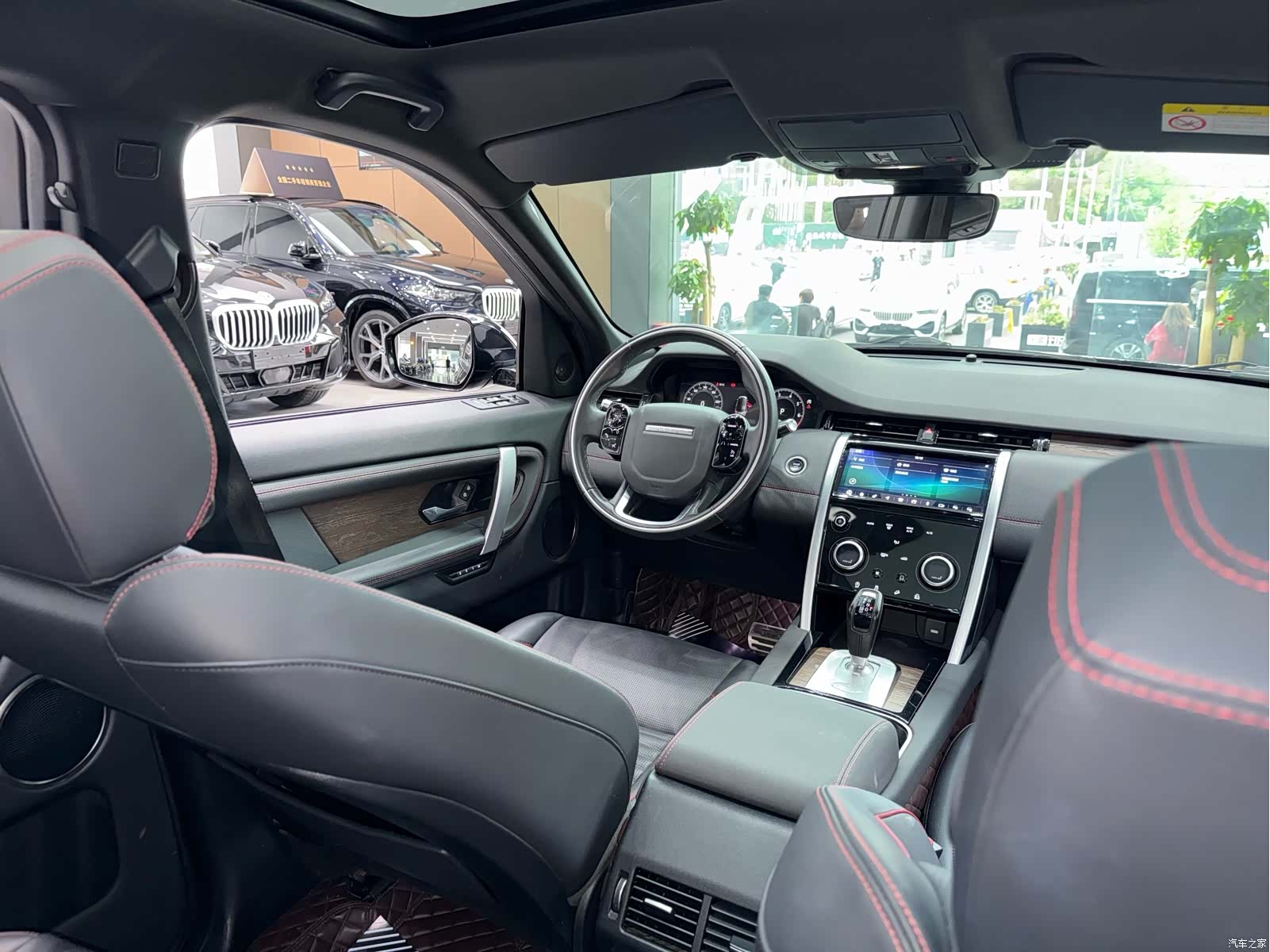 Land Rover Discovery, 2022 все фото