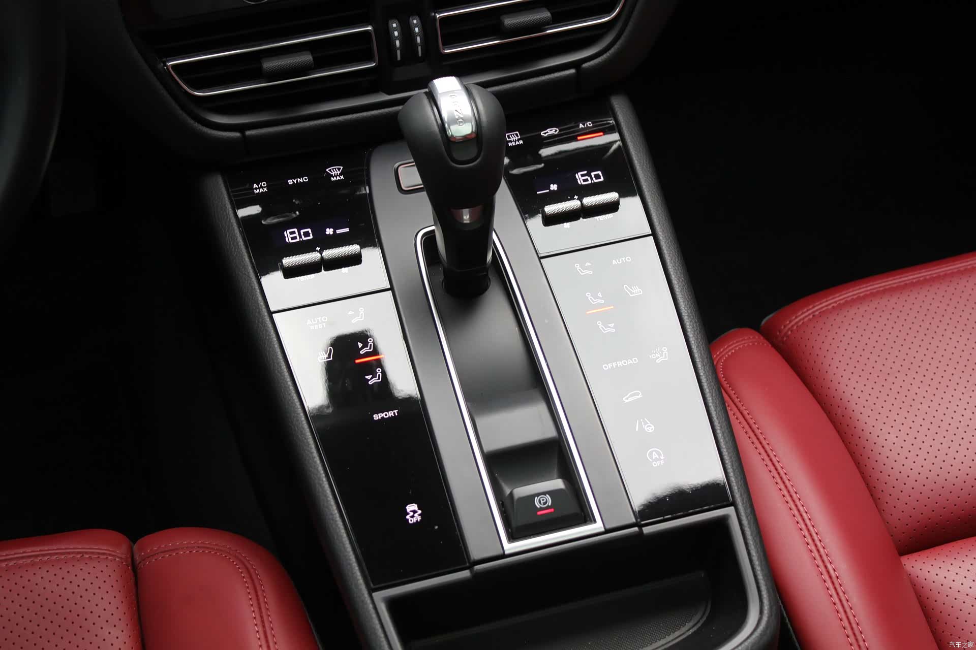 Porsche Macan, 2022 11