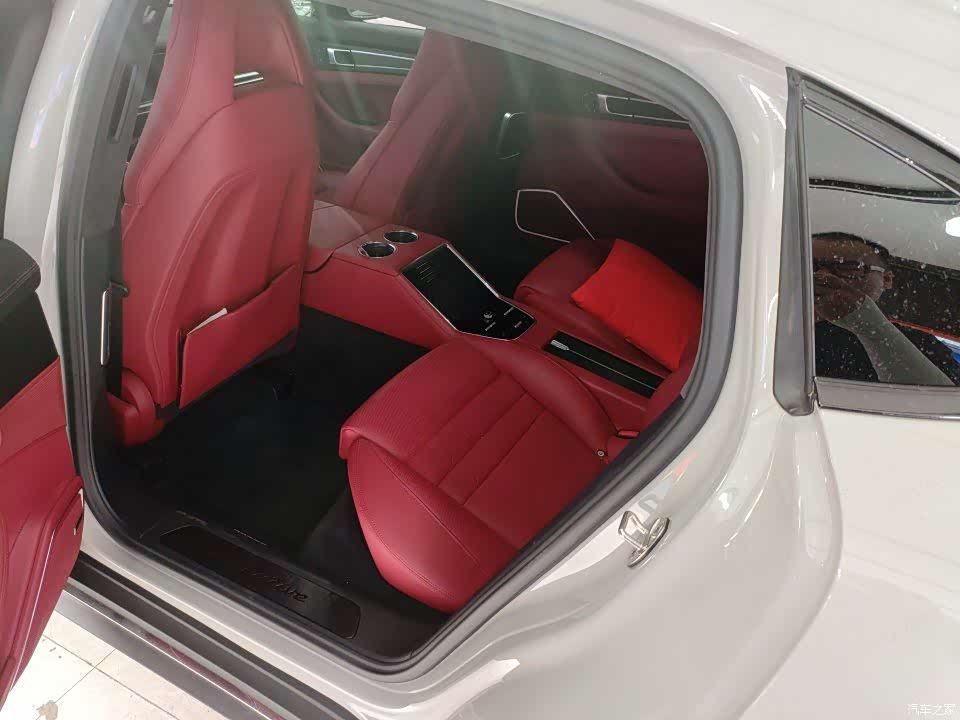 Porsche Panamera, 2023 4