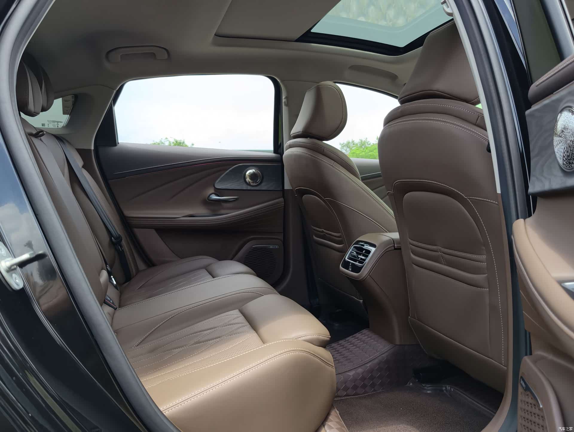 Chery Arrizo 8, 2025 19