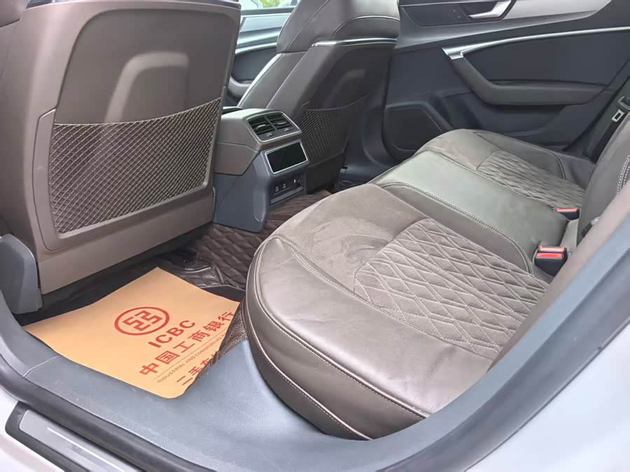 Audi A7L 2023, фото 9