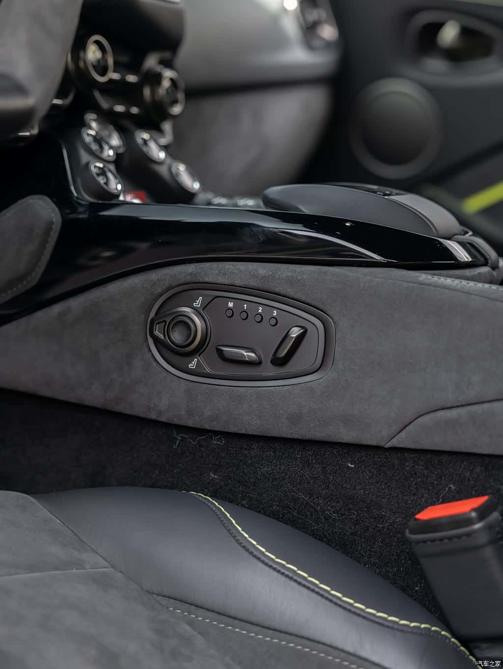 Aston Martin Vantage, 2022 19