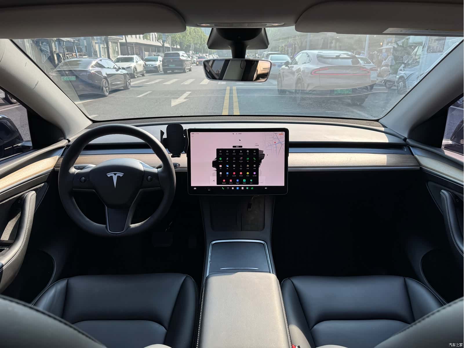 Tesla Model Y, 2023 8