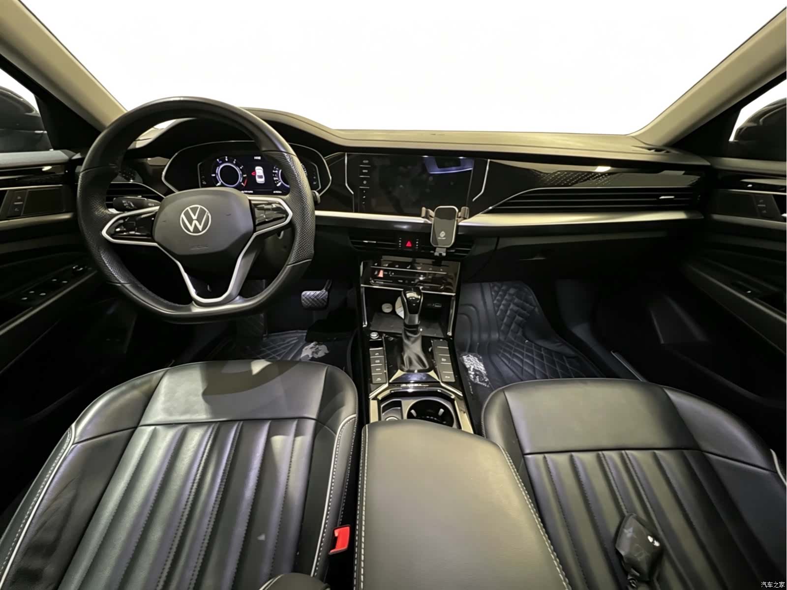 Volkswagen Passat, 2023 все фото