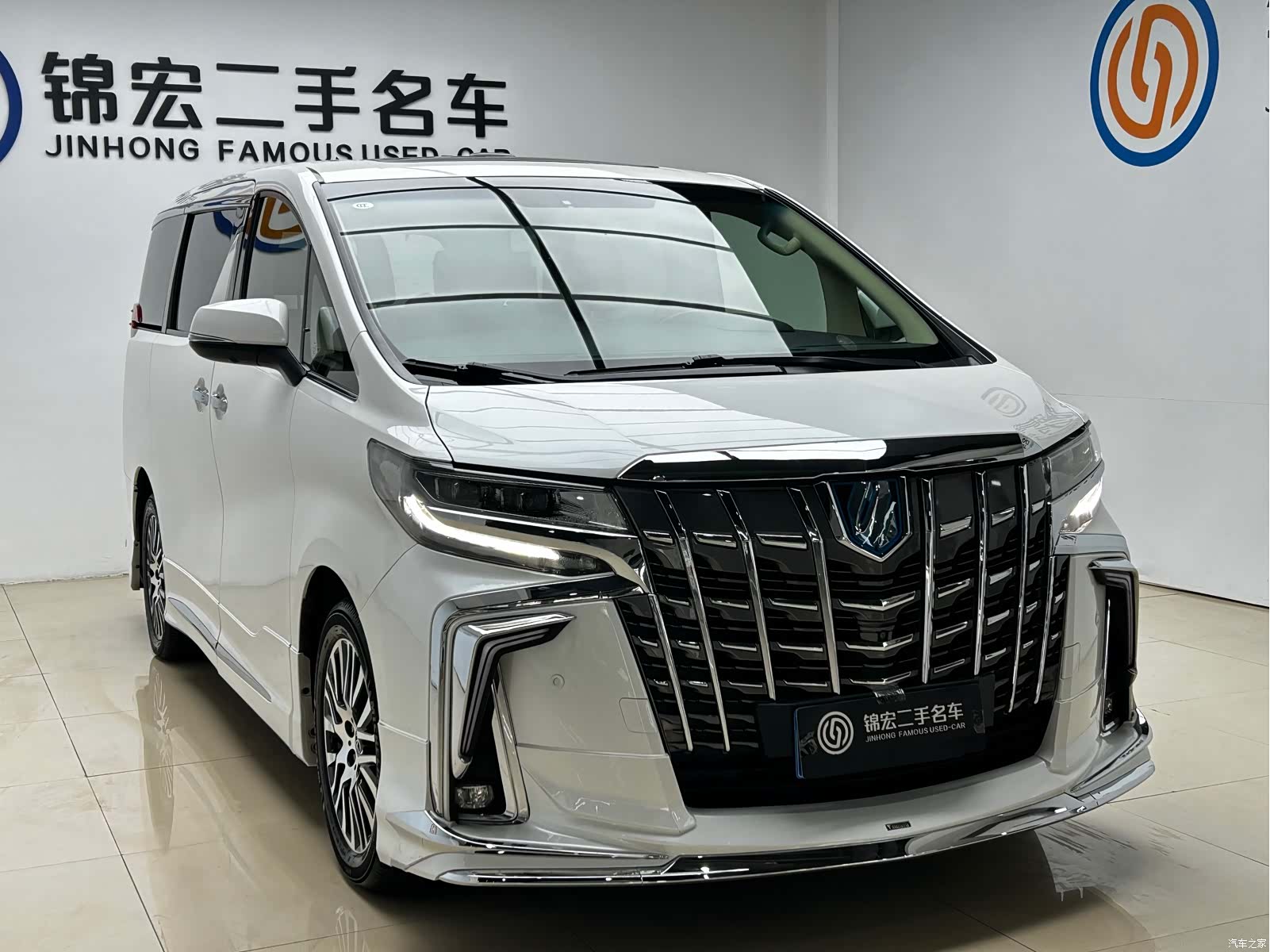 Toyota Alphard, 2015 3