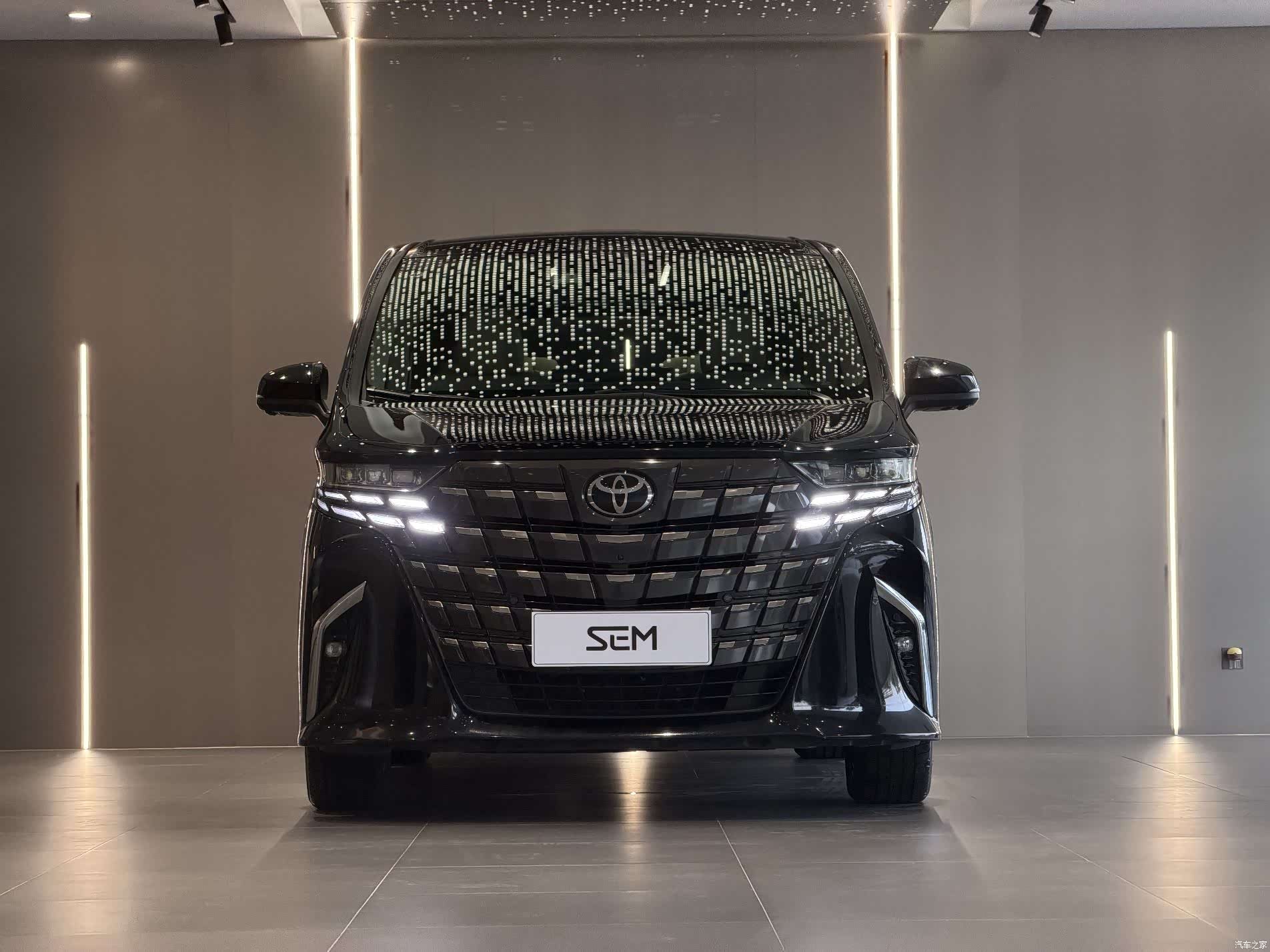 Toyota Alphard, 2023 2