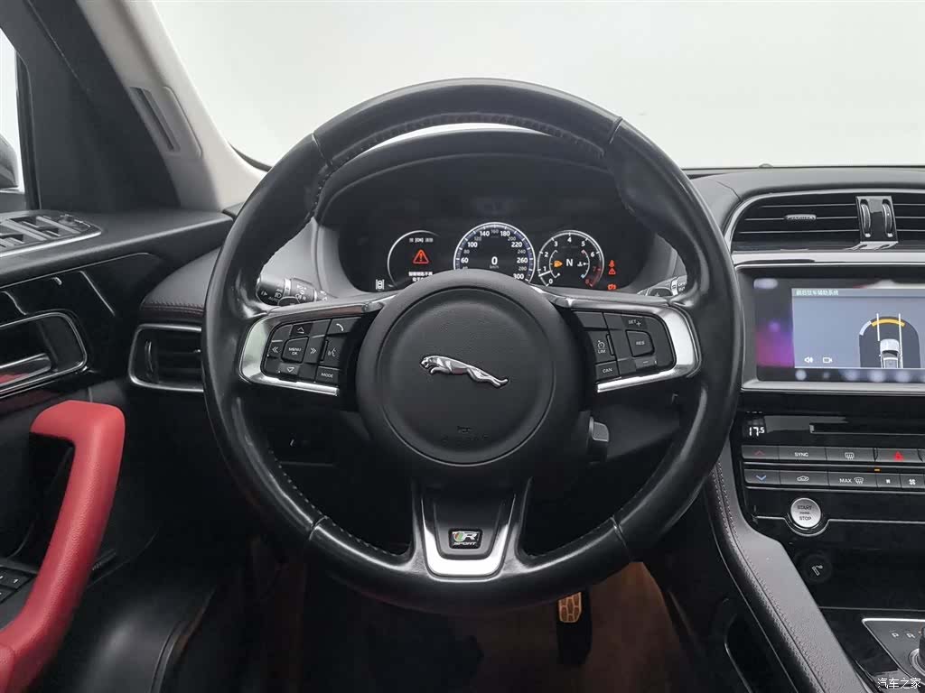 Jaguar F-PACE, 2017 11