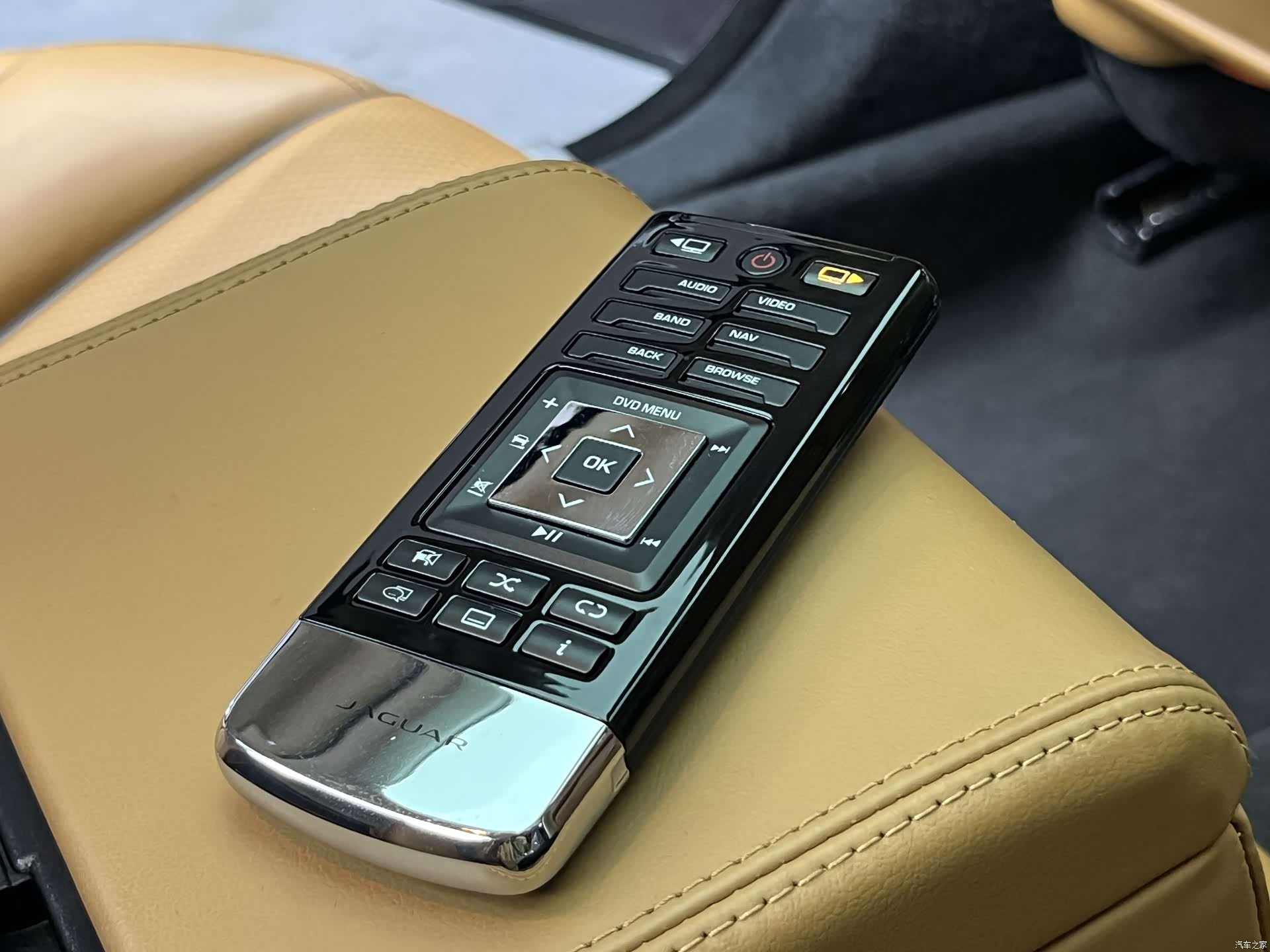 Jaguar XJ, 2015 25