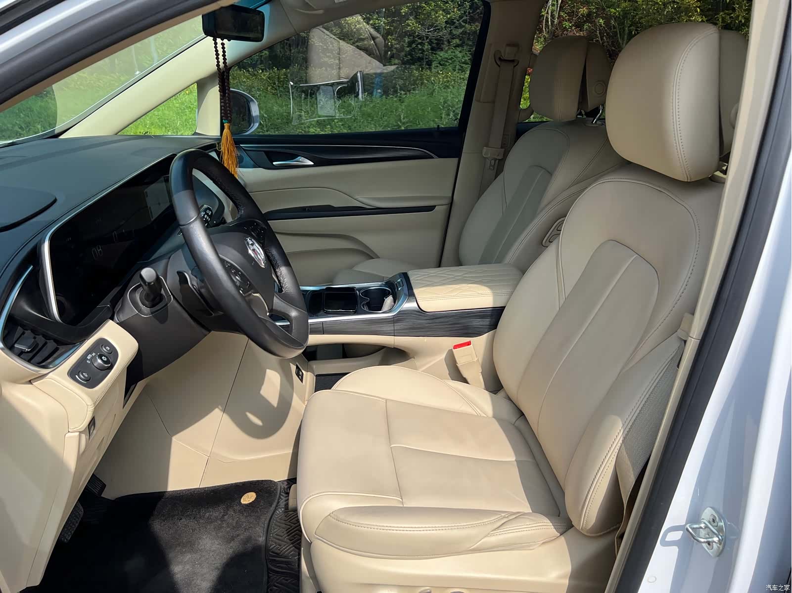 Buick GL8, 2022 3