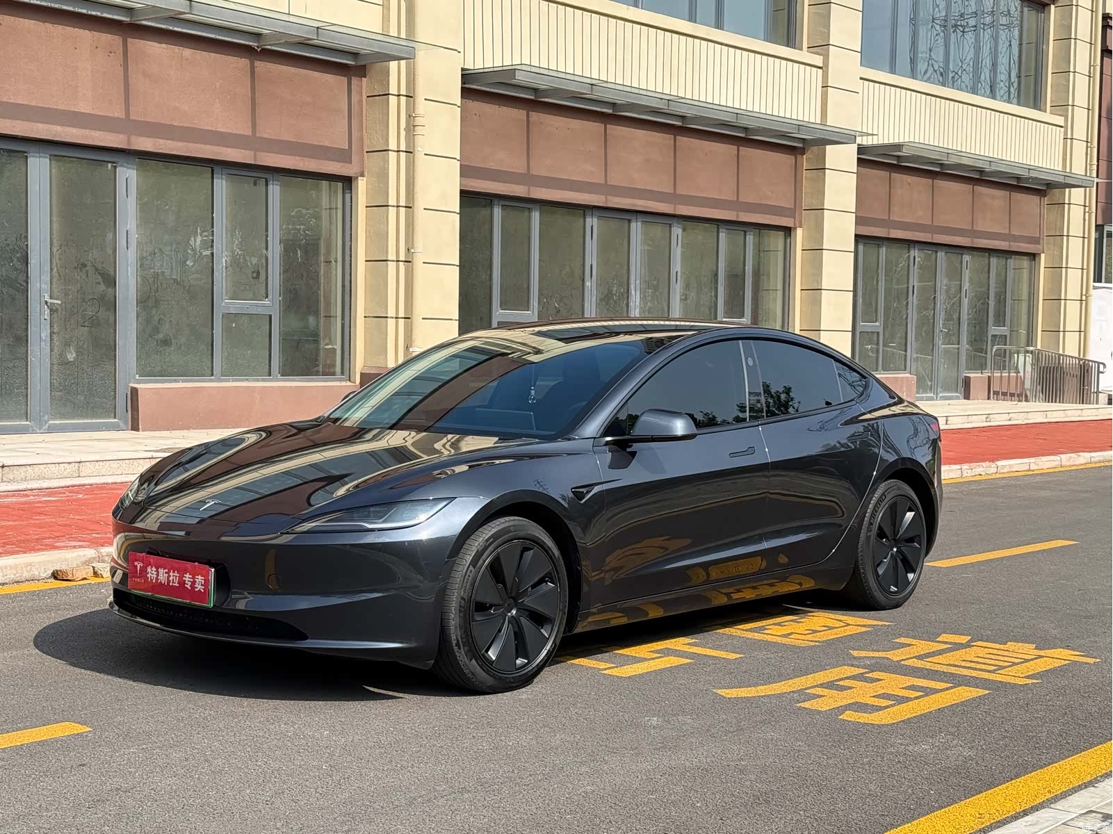 Tesla Model 3, 2024 1